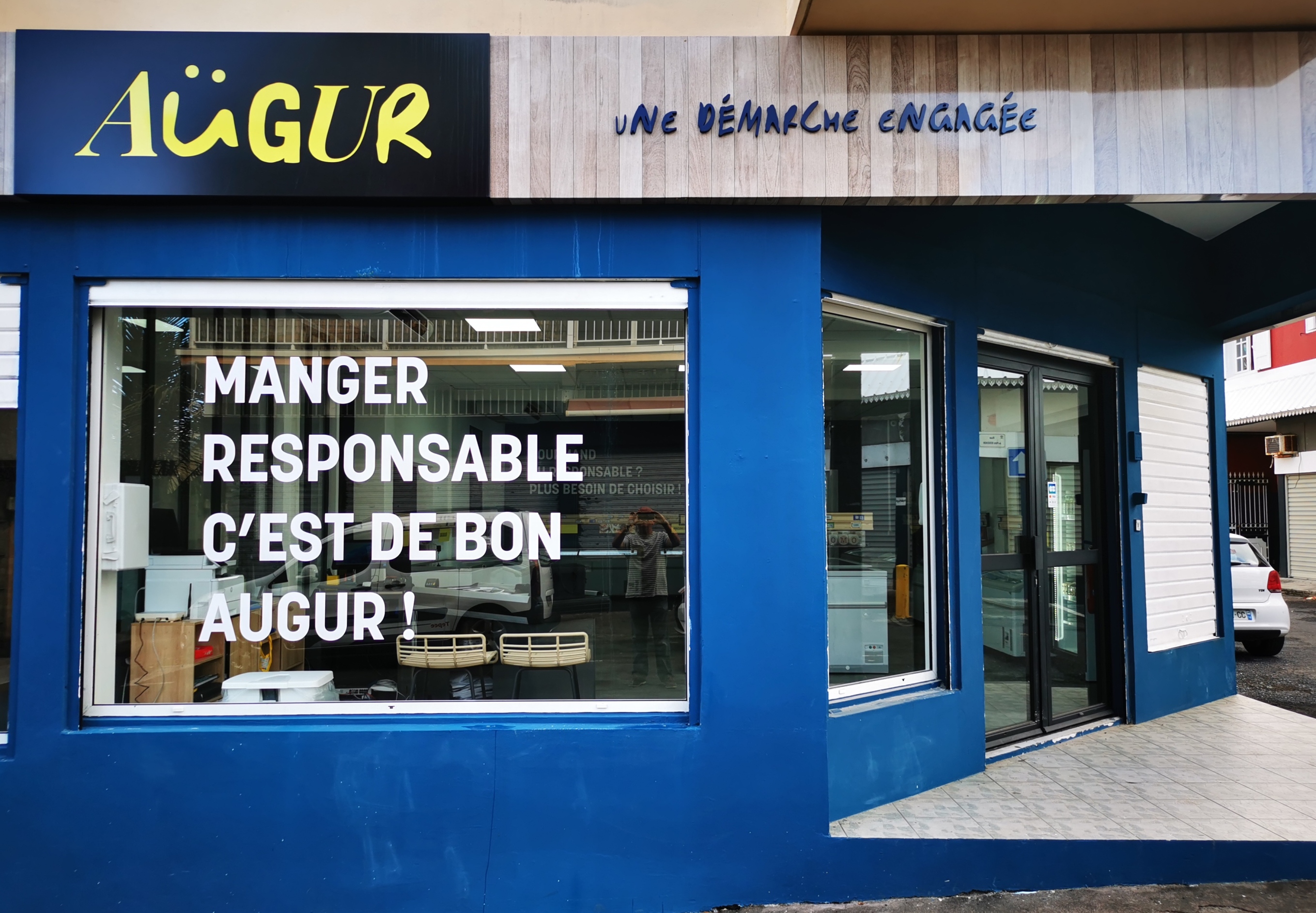 AUGUR-facademagasin.jpg