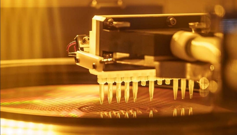 stmicroelec2.jpg