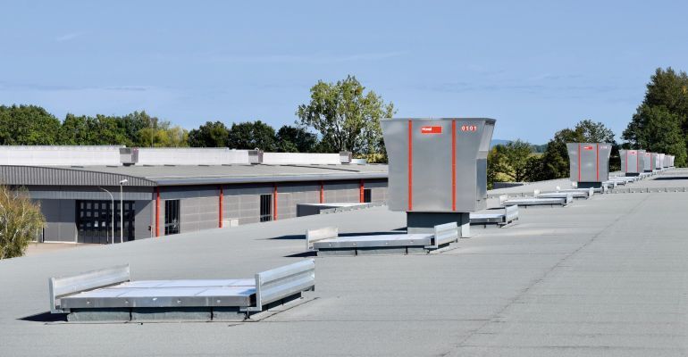 Installationde9RoofVentRHC-9.jpg